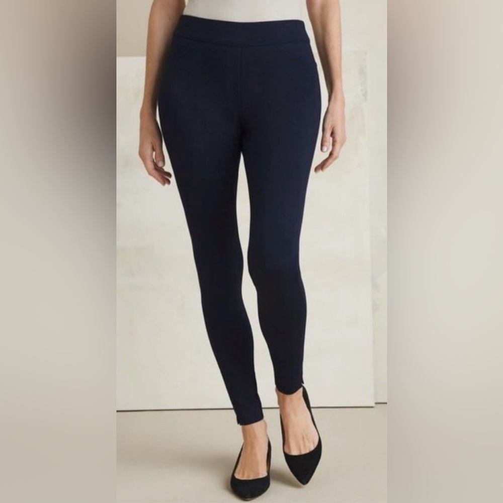 Chicos size 4R navy blue pull on pants slimming